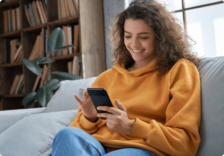 curly hair woman using setmore