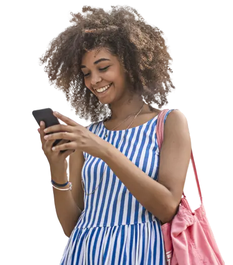 ragazza coi capelli ricci che usa setmore